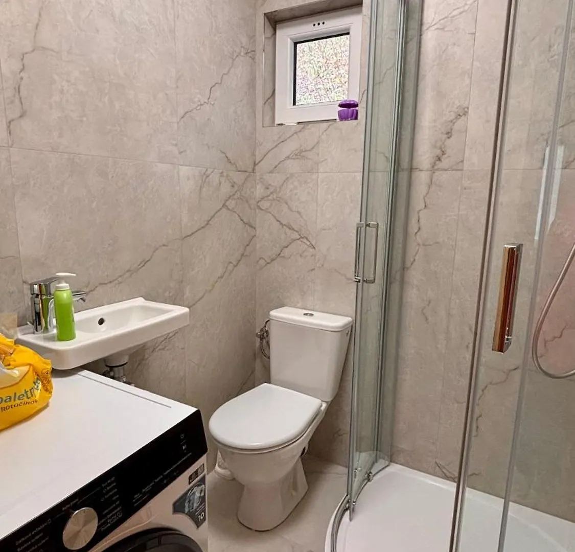 Wellness House Prague Pohadkovy Rajヴィラ